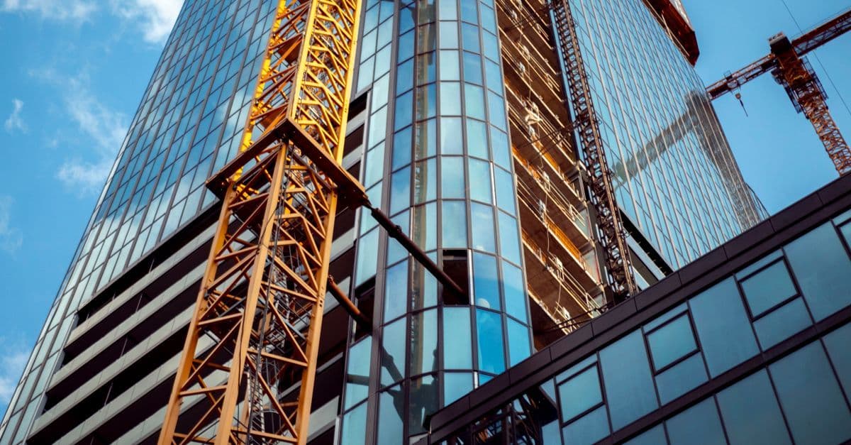 KI auf der Baustelle – wer macht das Rennen?